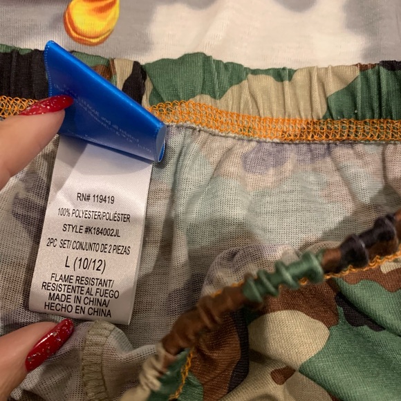 Justice League Pajamas Size L 10/12 Camo bottoms and sleeves.. - Picture 8 of 8